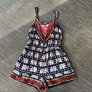 Super cute elephant romper, size L (can fit a small or medium)